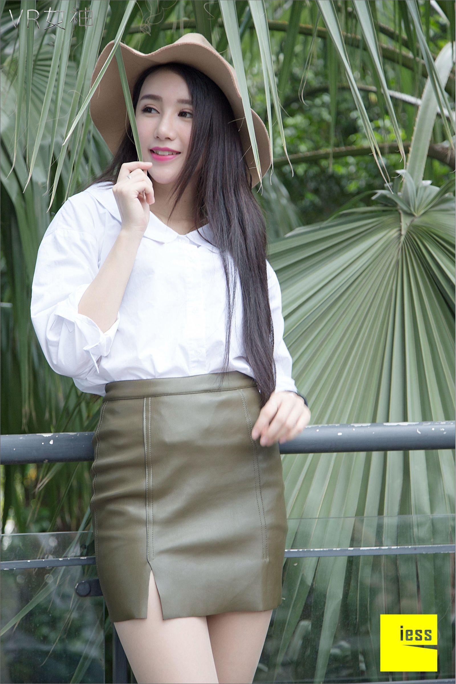 [IESS]异思趣向 女主播SASA 白球鞋的丝足梦游